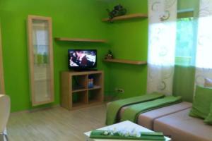 A Little Home, Руст