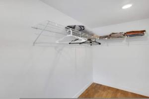 Stylish 2BR Family Apartment by Dtla, Лос-Анджелес