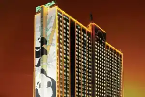 Panda Hotel, Гонконг