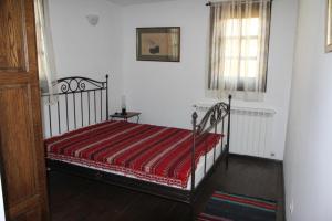 New Bakalov House, Боженци