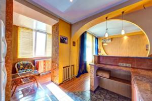 Apartment Bolshaya Vasilkovskaya 132, Киев