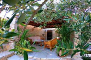 Superb Apartment in Murter with Hot Tub, Betina