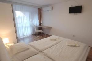 EMMA -Harkány Apartman, Харкань
