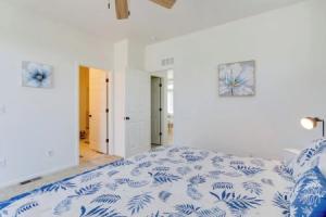 9 Mi to Airport: Pet-friendly Aurora Home w/ Deck, Аврора