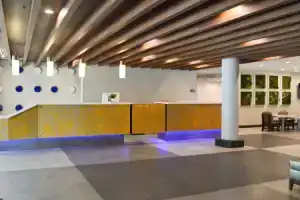 Glō Best Western Ft. Lauderdale-Hollywood Airport Hotel, Голливуд