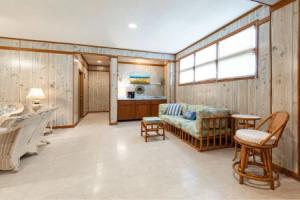 Sea Gull Ocean Villa by Tybee Vacation Rentals, Тиби-Айленд