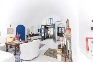 Апарт-отель «Fava Eco Suites», Ия