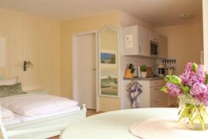 Bubbly Apartment in Warnemünde near Beach, Варнемюнде
