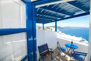 Stelios Rooms, Ия