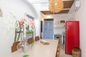Cycladic House Tinos in the Heart of Tinos City, Тинос