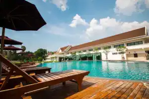 Bangsaen Heritage Hotel - Sha Plus Certified, Банг Саен