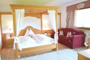 Hotel «Onach», Сан-Лоренцо-ди-Себато