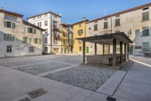 Charming Holiday Home in Iseo With Terrace, Изео