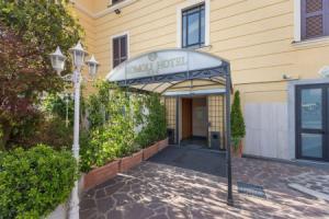 Romoli Hotel, Рим