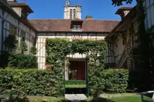 Отель «Hôtel la Maison de Rhodes & Spa», Труа