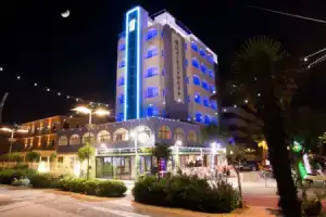 Hotel «Alexandra - Colazione XXL & Brunch fino 12 e 30», Мизано-Адриатико