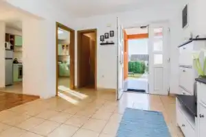 Beautiful Home in Savudrija With Wifi and 3 Bedrooms, Савудрия