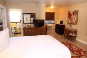 Bamboo Beach Club #202 Apartment, Клируотер Бич