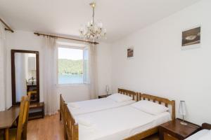 Rooms Ogigija, Полач