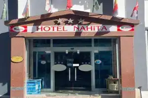 NahİTa Hotel, Нигде