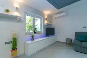 Apartment Papilio, Брела