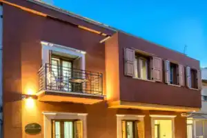 Candia Suites & Rooms, Ираклион