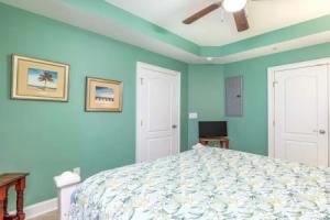 Beach House 1 by Tybee Vacation Rentals, Тиби-Айленд
