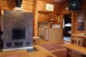 Kelokaltiokyl 28 Kuusamo, Рука