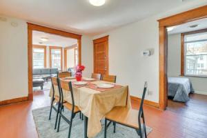 Walk to Washington Park: Remote Work-ready Apt!, Олбани