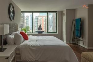 ENVITAE 3BR Downtown Luxurious Suite Views & Pool, Чикаго