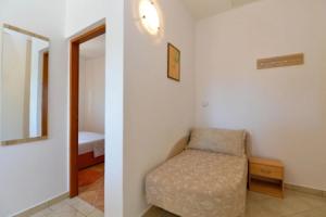 Nice Apartment in Starigrad Paklenica With Wifi and 1 Bedrooms, Стариград