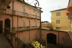Casa dei Poeti, Мейна
