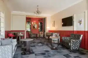 Отель «The Originals Boutique, Hôtel Normandie, Auxerre», Оксер