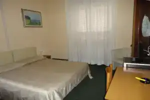 Giappone Inn Parking Hotel, Ливорно