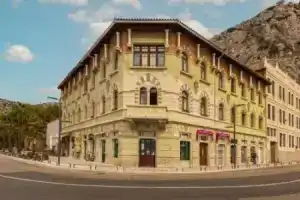 Toreta Apartment, Омис