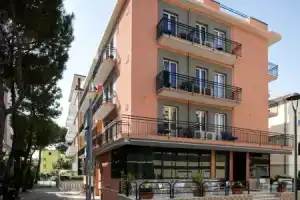 Hotel «Scarlet», Римини