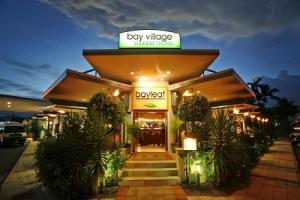 Bay Village Tropical Retreat &, Кэрнс