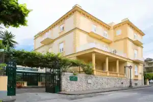 Hotel «Crawford», Сант-Аньелло