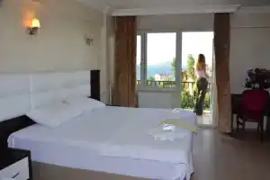 Uzunhan Hotel, Айвалык