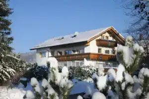 Wander und Aktiv Hotel Rösslwirt, Лам