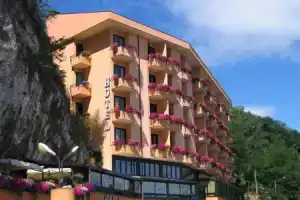 Hotel «Concorde», Арона