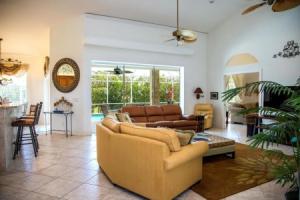 1372 Leland Way, Марко