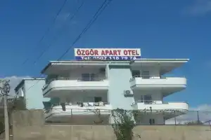 Ozgor Apart, Авсаллар