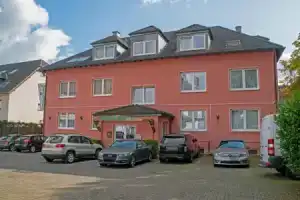 Hotel «Lonac», Дуйсбург