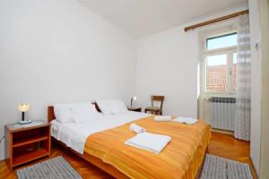 Apartment and Rooms Dragana, Вела Лука