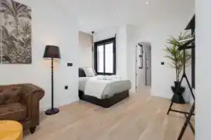 Trendy Modern Apartment, Малага