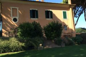 Splendido casale alle porte di Roma, Рим