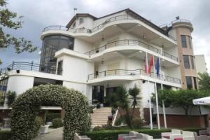 Garden Boutique Hotel, Эльбасан