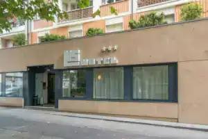 Hotel Lis, Асти