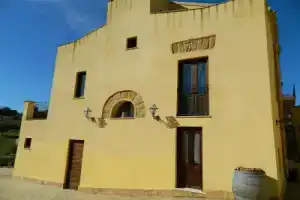 Ферма «Agriturismo Passo dei Briganti», Агридженто